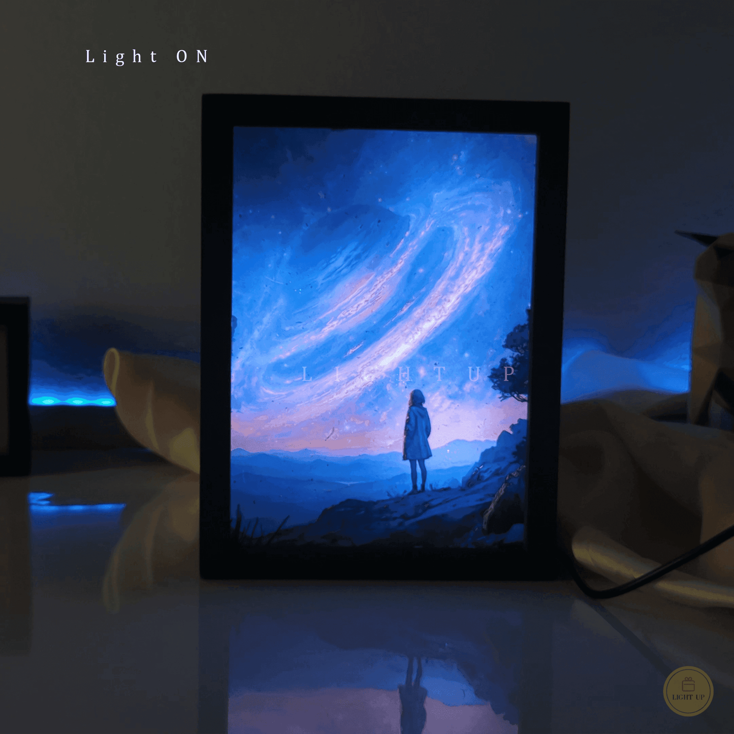 Falling Sky Black Mirror Lamp | Scenario